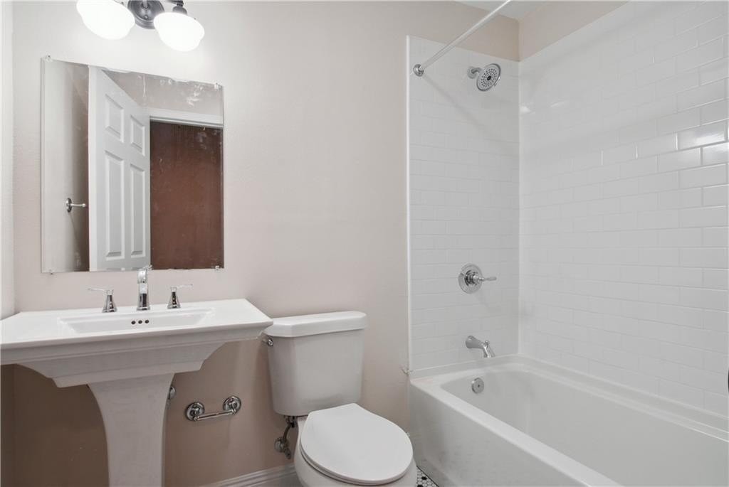 2135 2nd St - Photo 5 of 22