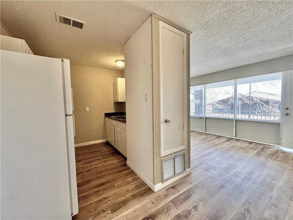 1716 Polk St - Photo 6 of 29