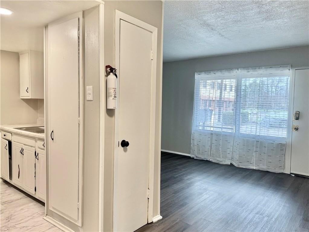 1721 White St - Photo 6 of 32