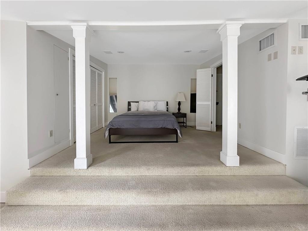 1204 Marengo St - Photo 6 of 13