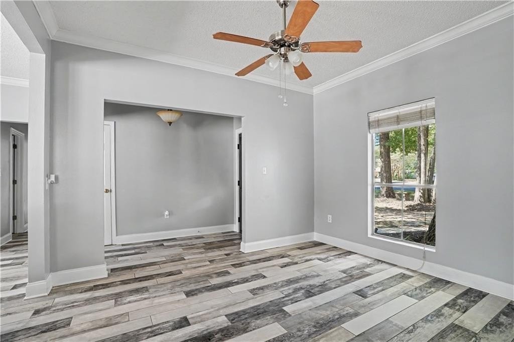 101 Woodridge Blvd - Photo 5 of 9