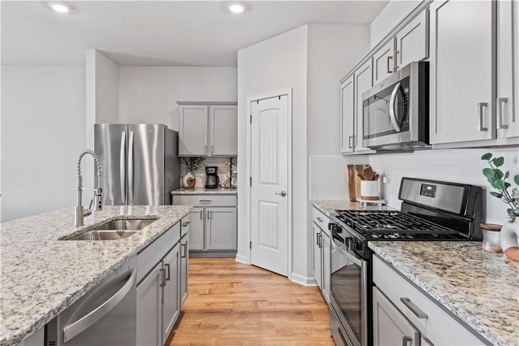 5563 Grand Springs Rd - Photo 4 of 31