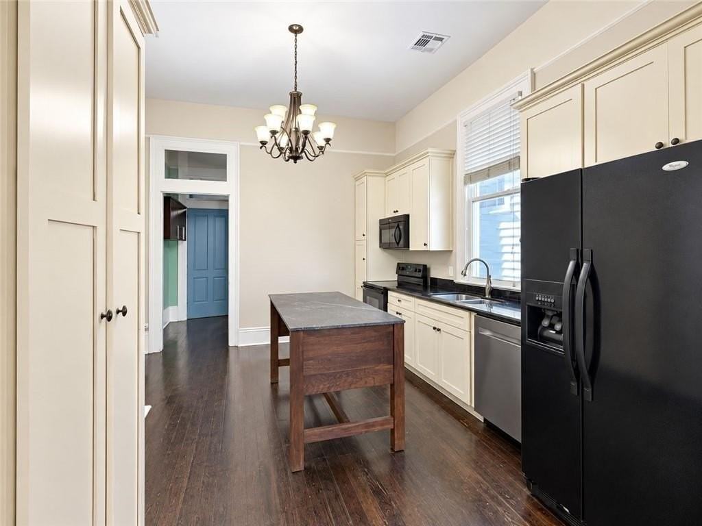 606 N Alexander St ## 08 - Photo 7 of 21