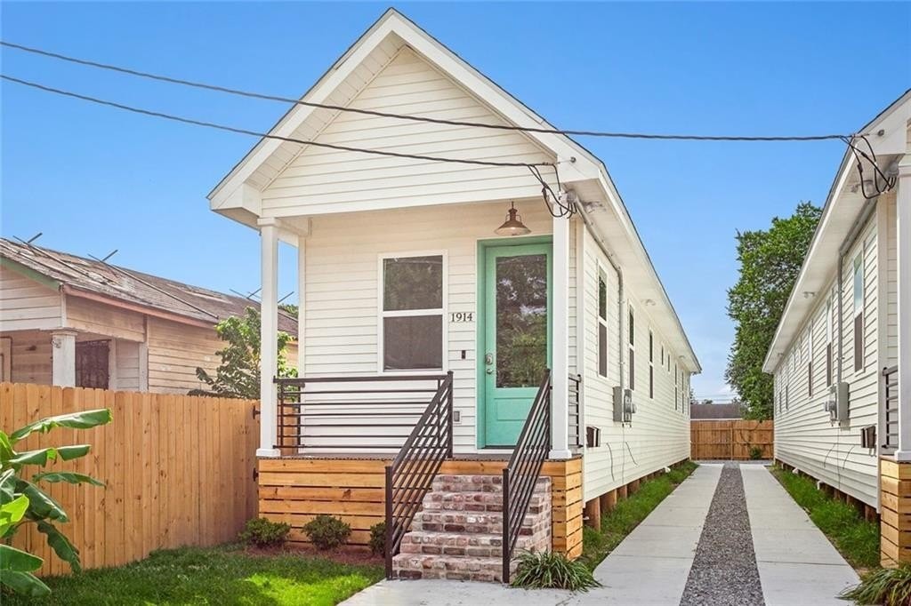 1916 Leonidas St - Photo 3 of 22