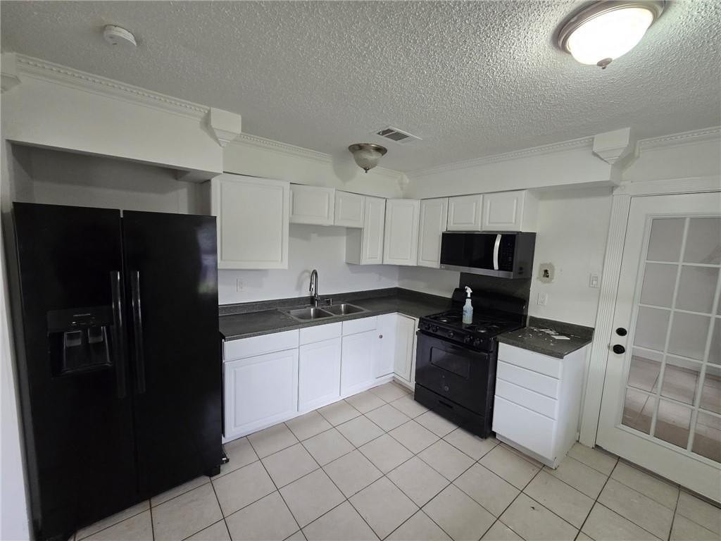 7828 Karla St - Photo 3 of 13