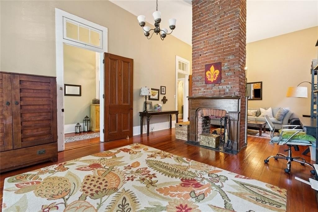 827 Washington Ave - Photo 3 of 12