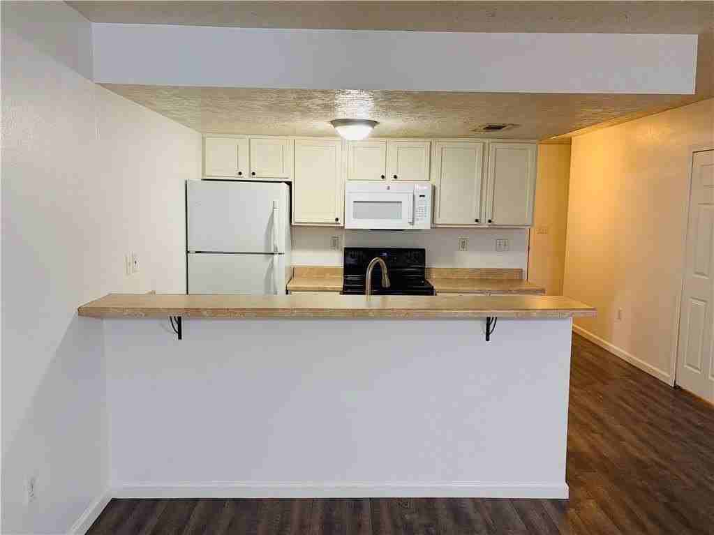 47024 Ligia Pl - Photo 3 of 11