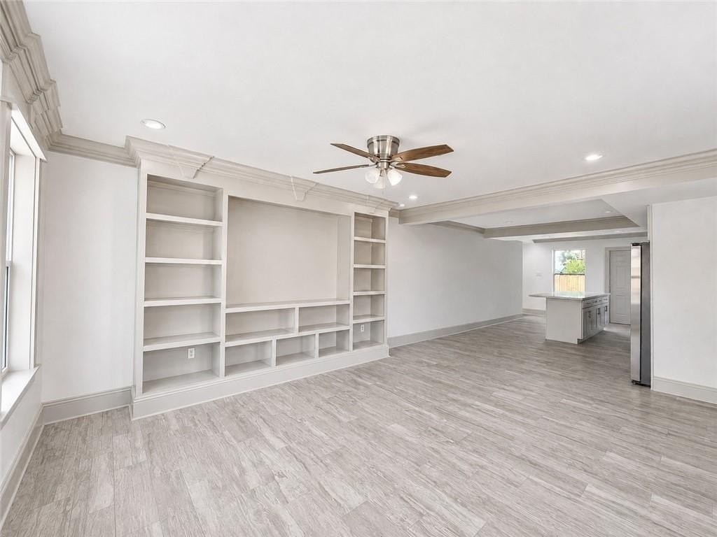 8602 Palm St - Photo 4 of 41