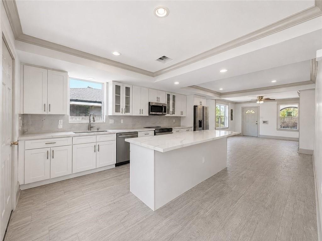 8602 Palm St - Photo 7 of 41