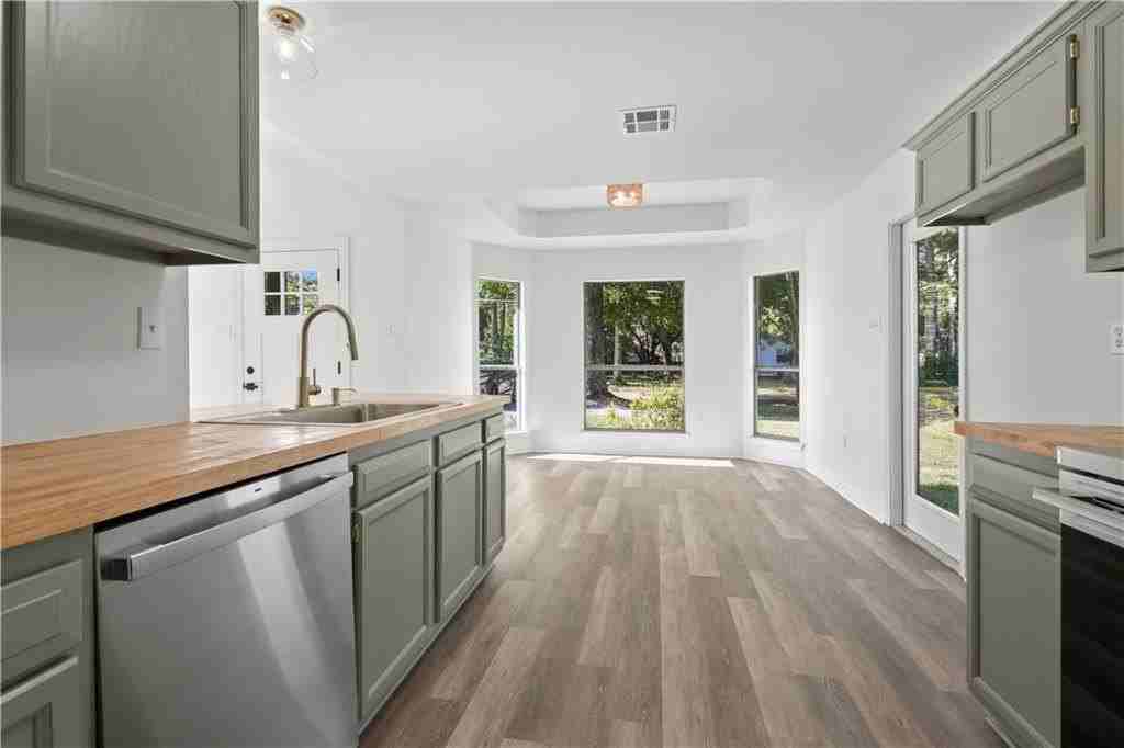 123 Scott St - Photo 5 of 13