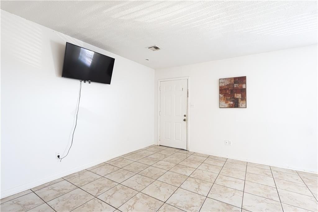 2524 Pecan Dr - Photo 3 of 8