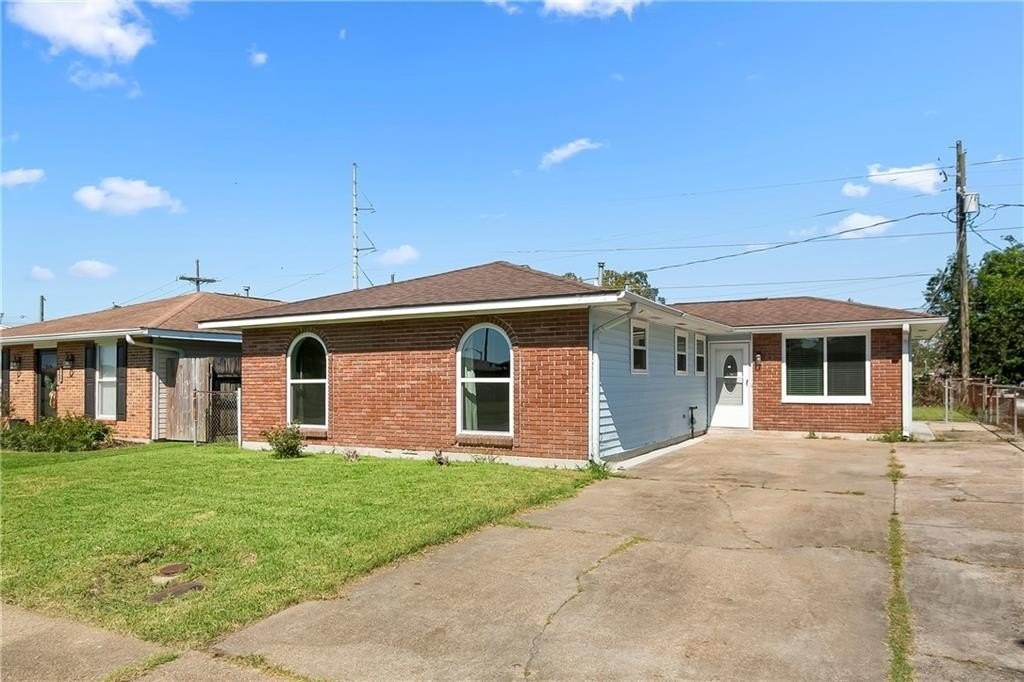 2776 Erin Dr - Photo 2 of 20