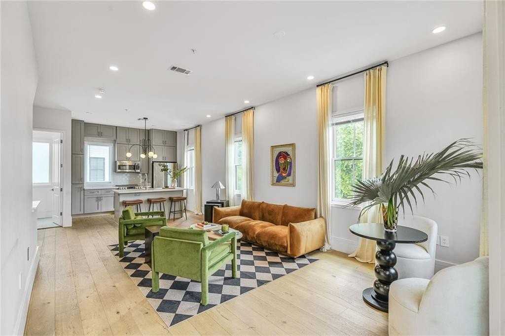3431 Chartres St - Photo 3 of 31