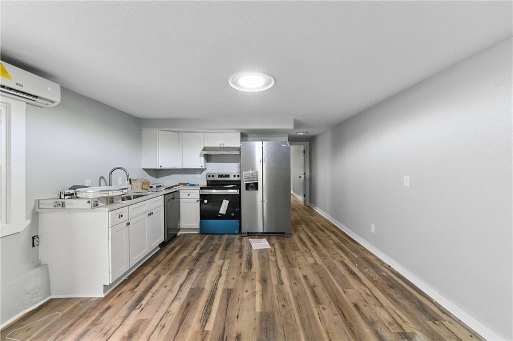 5530 Willow St - Photo 3 of 6
