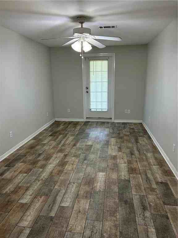 2104 7th St - Photo 6 of 11