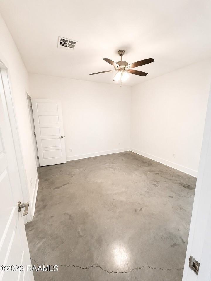 113 Highland Park Ln - Photo 4 of 11