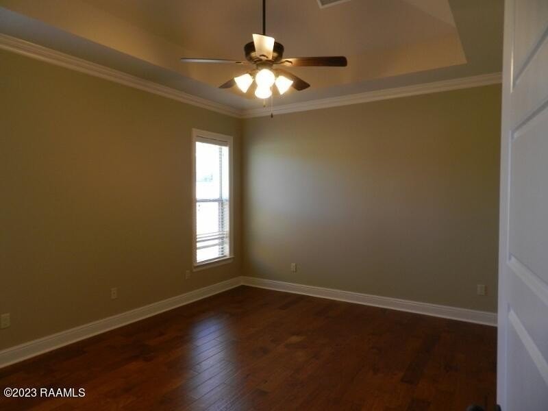 201 Grand Pointe Blvd - Photo 3 of 9