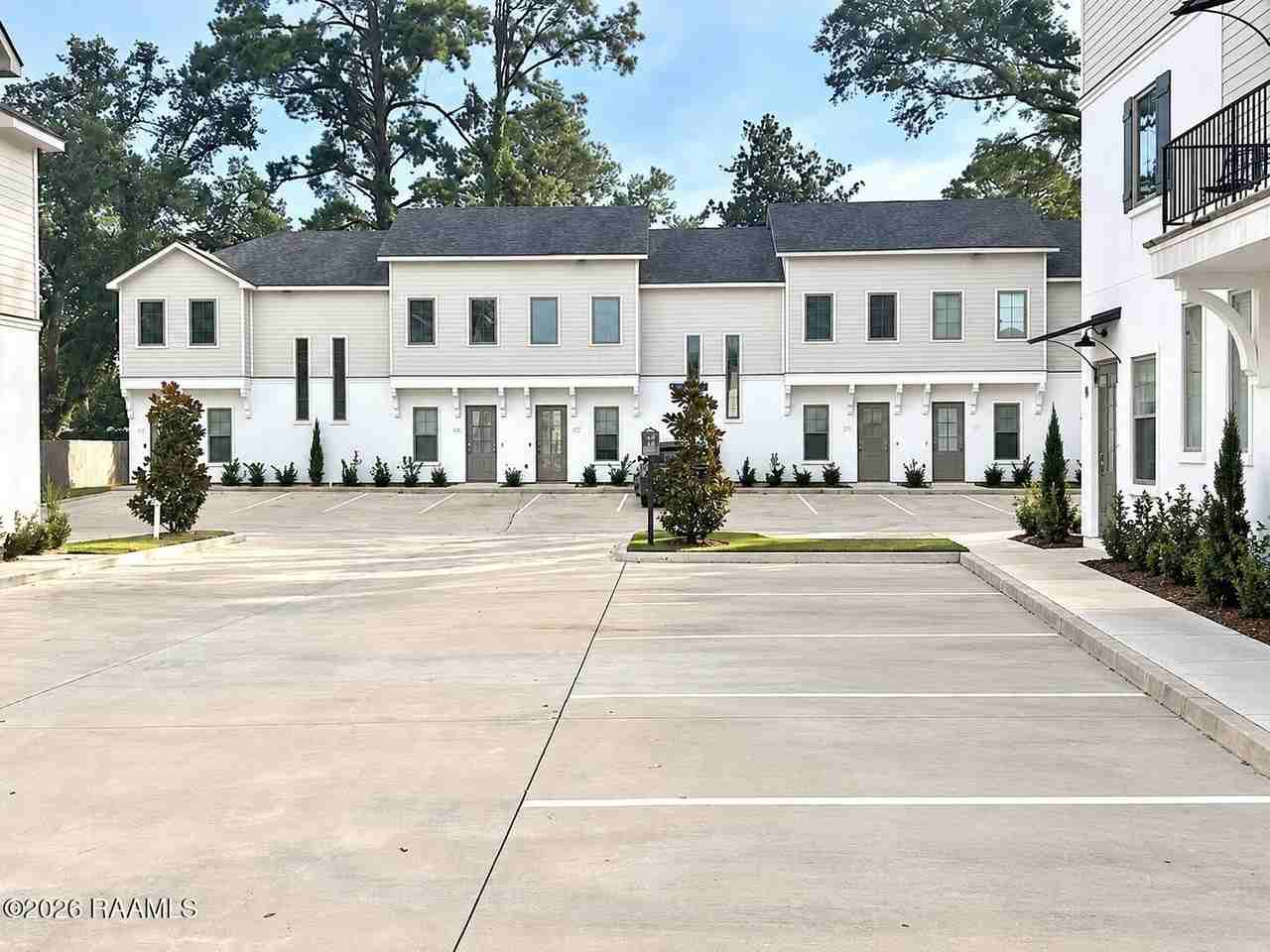 211 Steiner Oaks Road - Photo 2 of 23