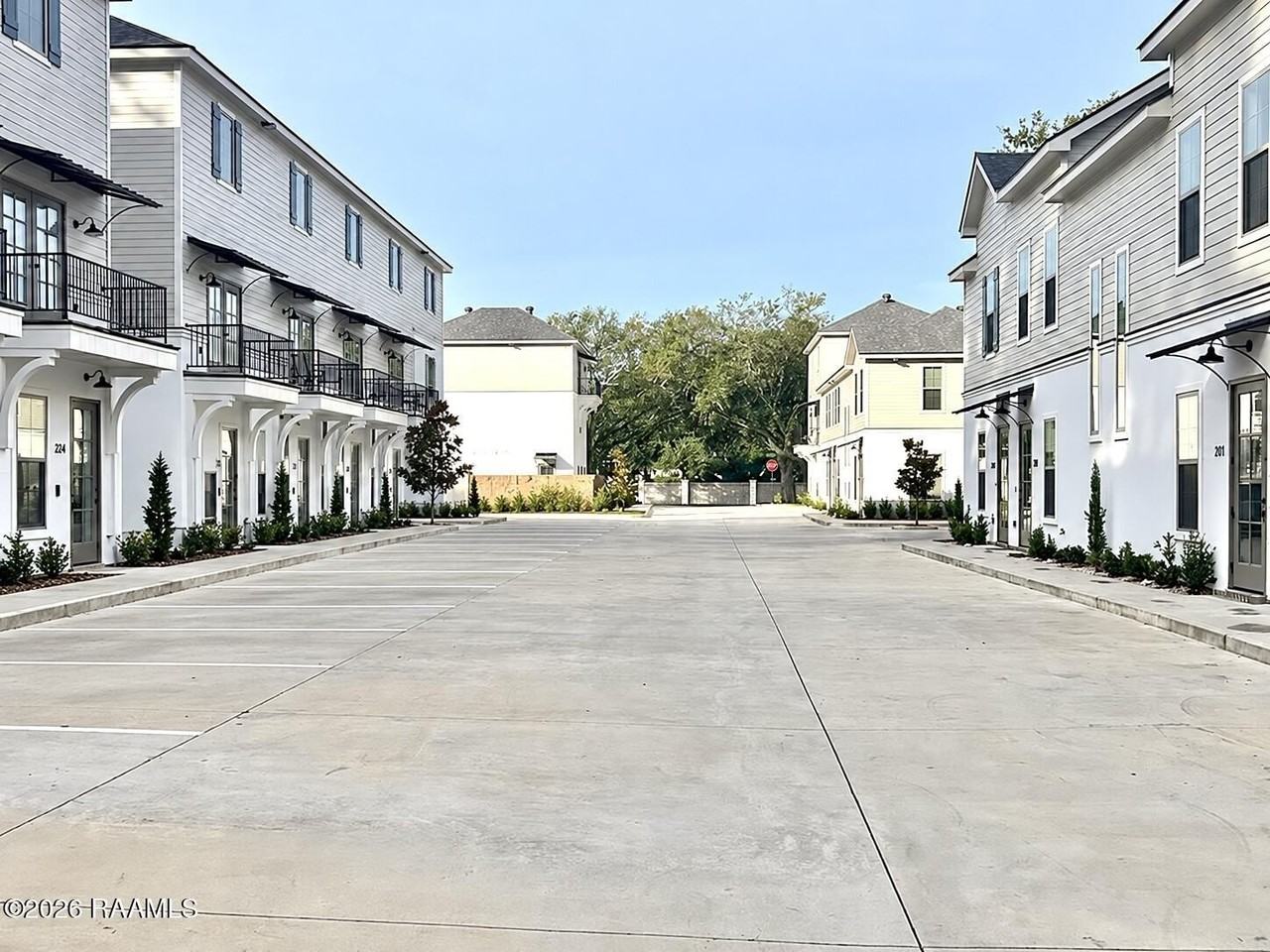 211 Steiner Oaks Road - Photo 3 of 23