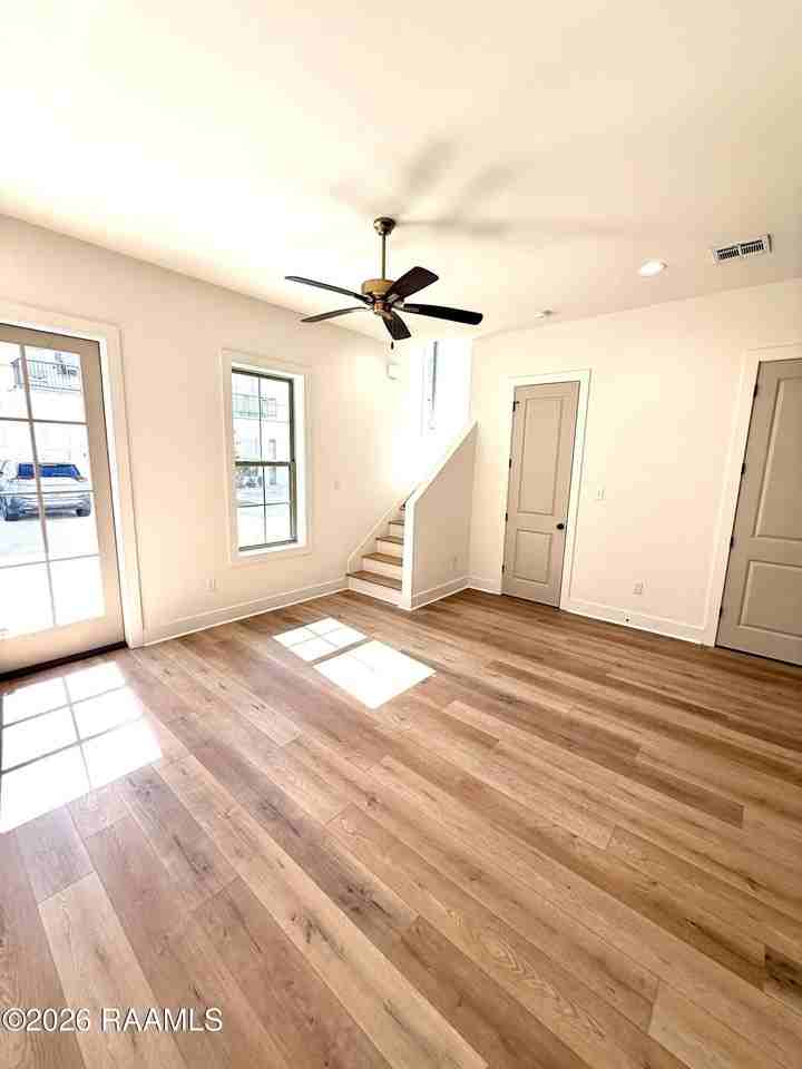 211 Steiner Oaks Road - Photo 5 of 23