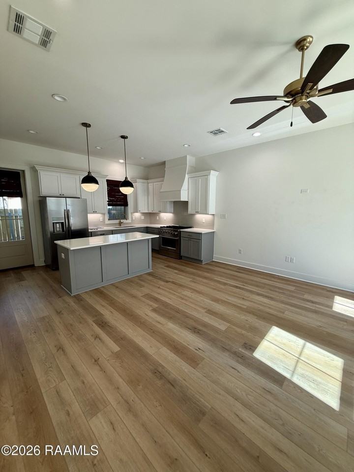 211 Steiner Oaks Road - Photo 7 of 23
