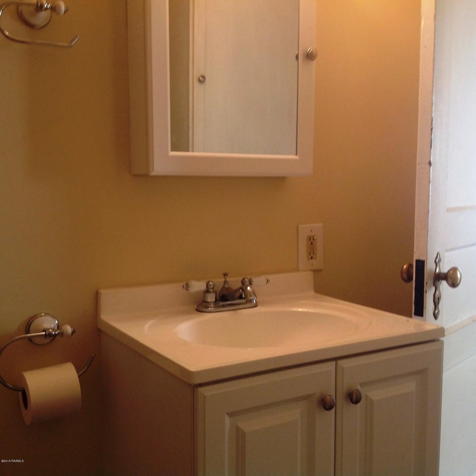 153 Sherwood Dr - Photo 5 of 13