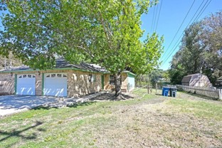 570 Beverly Ln - Photo 1 of 1