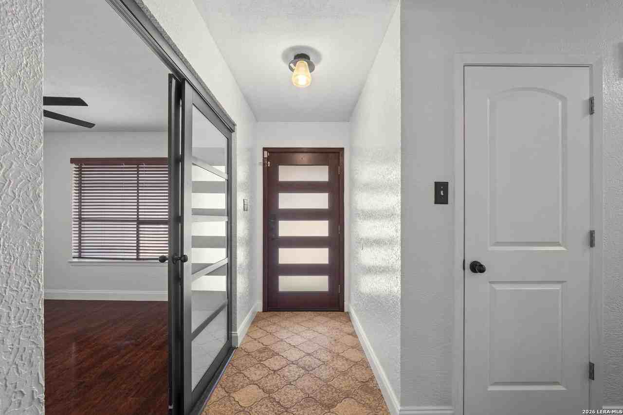 4534 Western Pine Woods - Photo 6 of 37