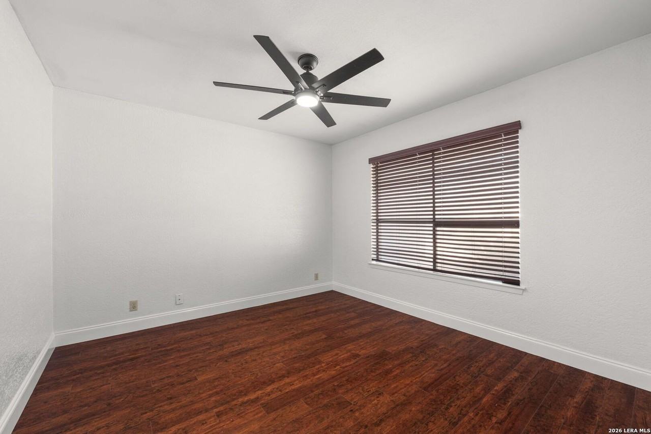 4534 Western Pine Woods - Photo 7 of 37