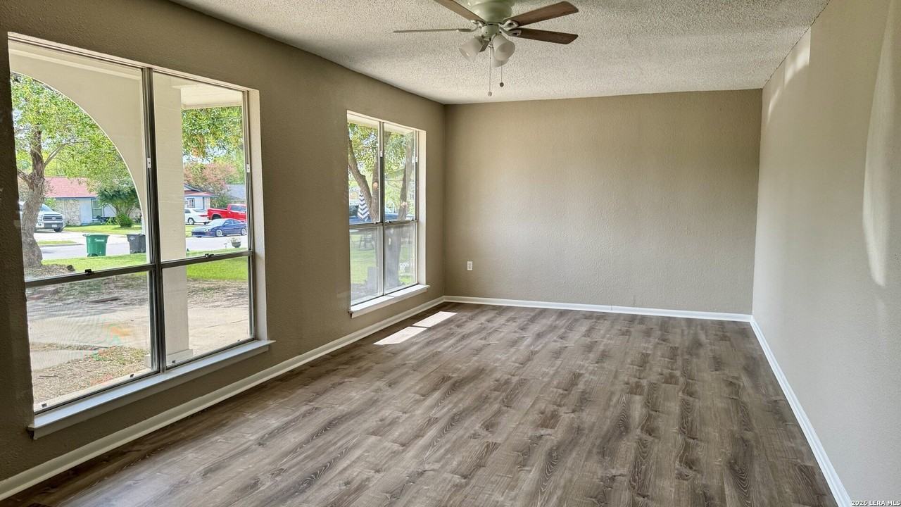 9411 Stones River Dr - Photo 2 of 11