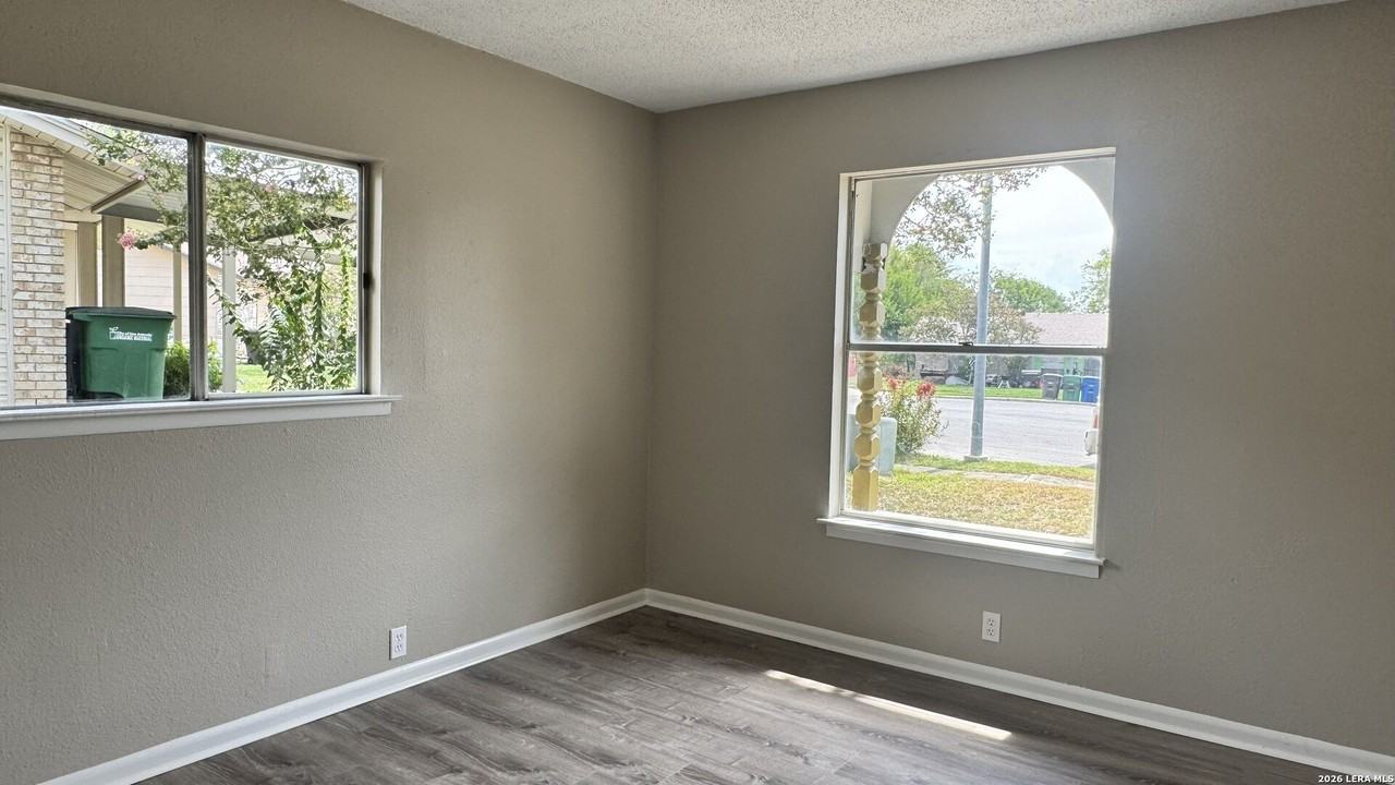 9411 Stones River Dr - Photo 6 of 11