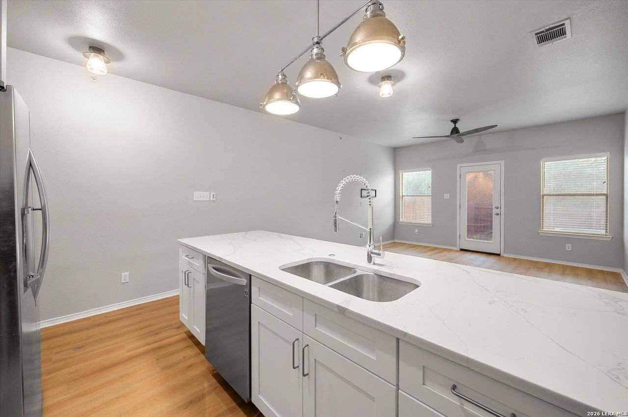 10623 Mathom Lndg - Photo 3 of 17