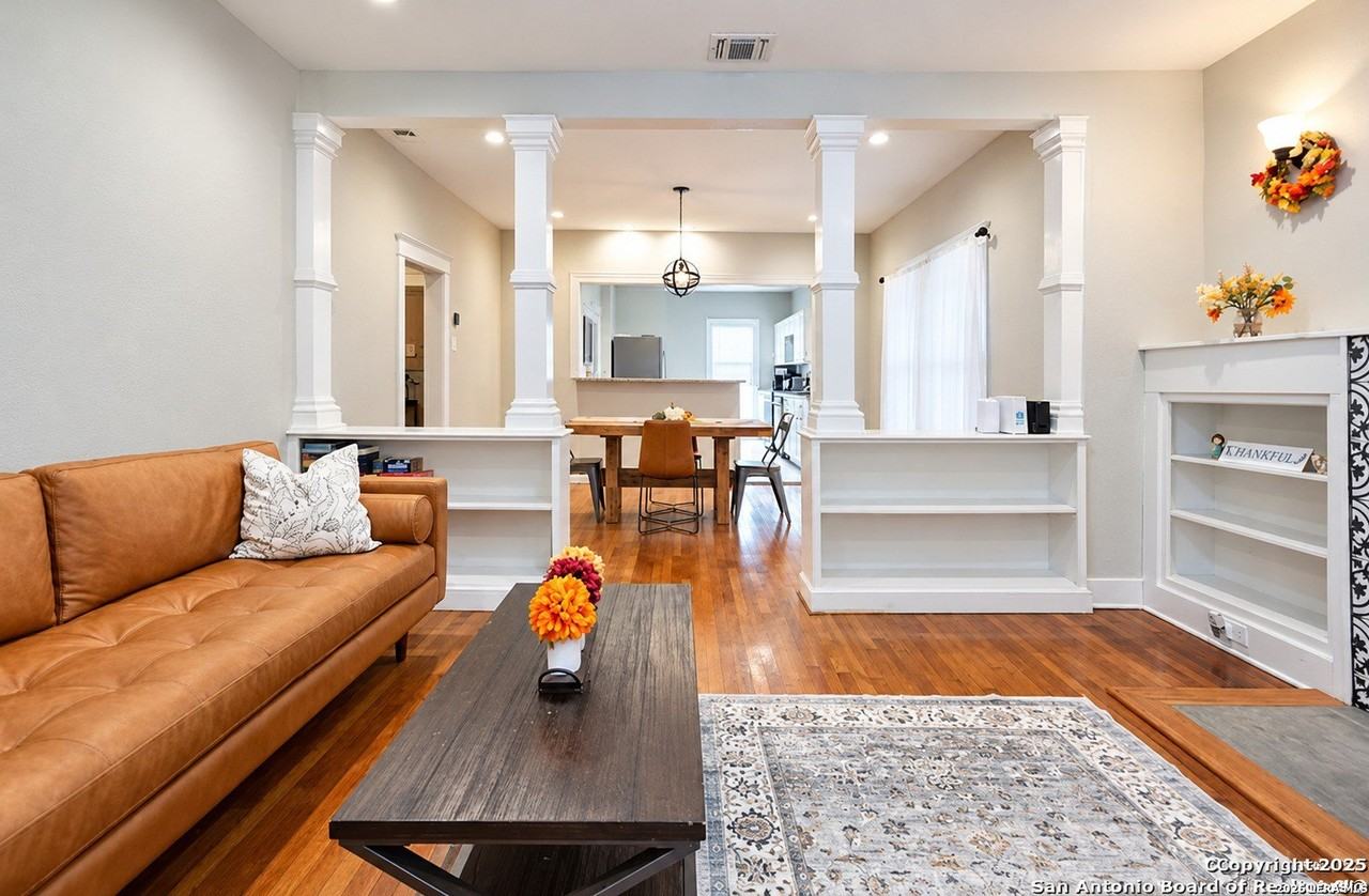 638 Avant Ave - Photo 2 of 13