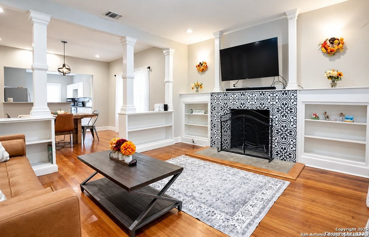 638 Avant Ave - Photo 3 of 13