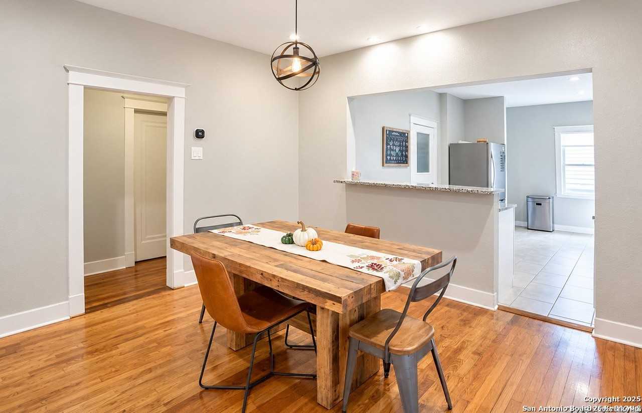 638 Avant Ave - Photo 4 of 13