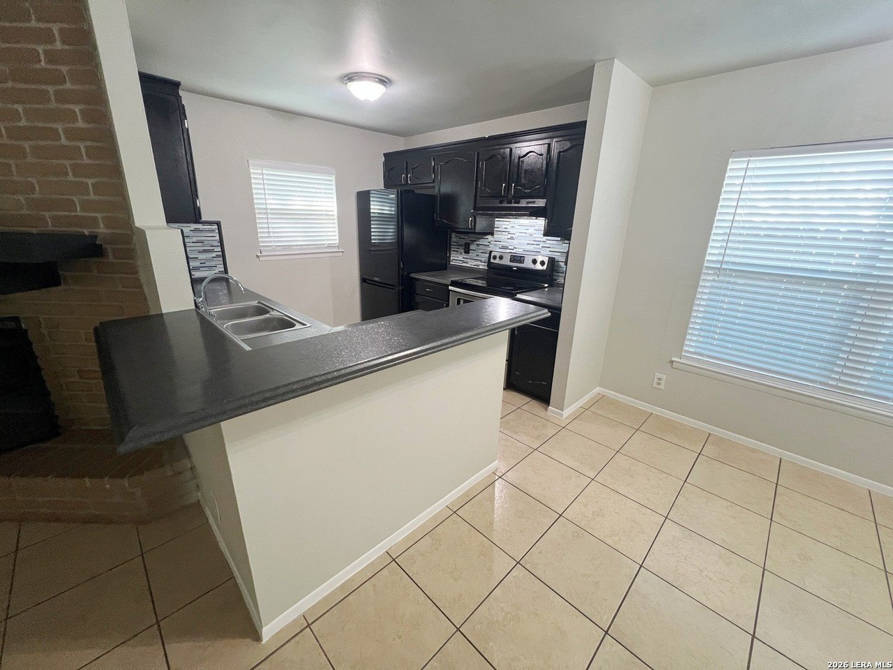 11207 Spring Pine St - Photo 5 of 29
