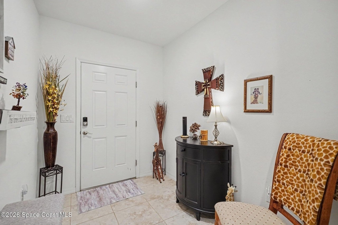 975 Sablon St Se - Photo 4 of 37