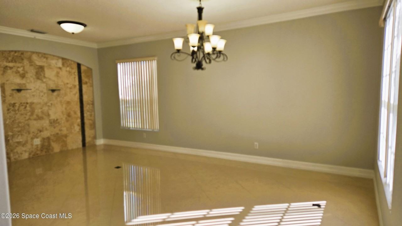 2893 Glasbern Cir - Photo 5 of 36