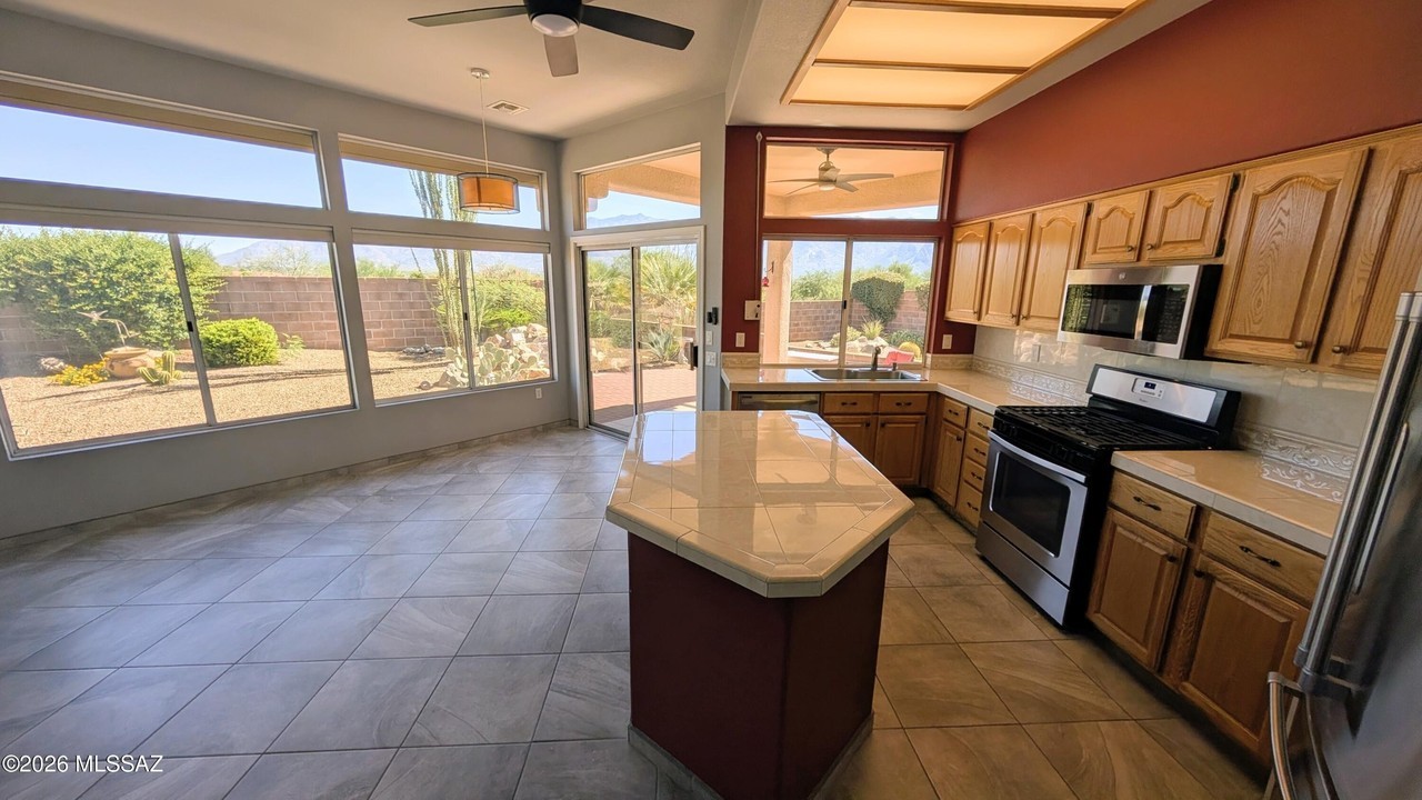 14214 N Trade Winds Way - Photo 7 of 17