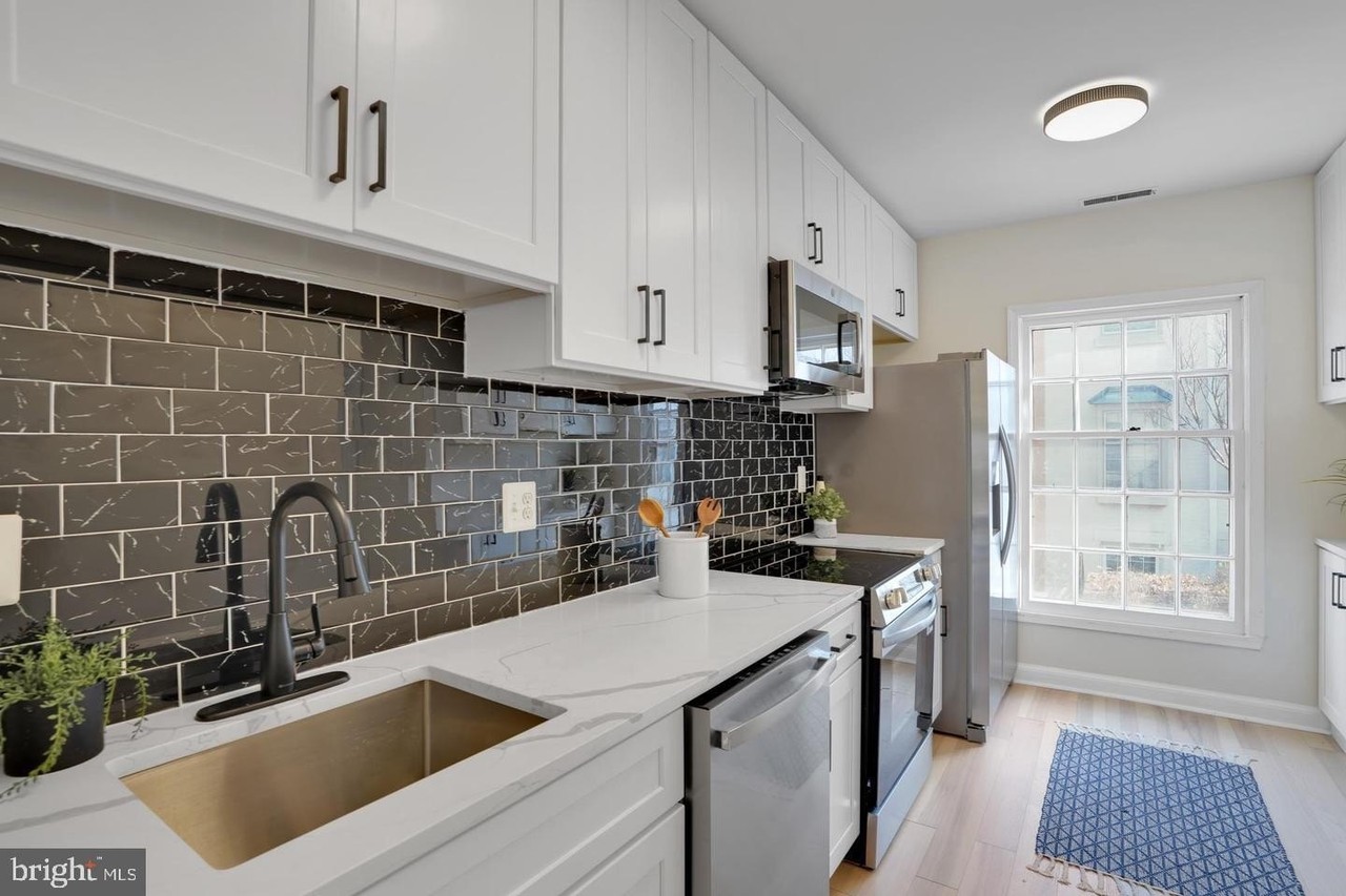 4339 Massachusetts Ave Nw #4339 - Photo 7 of 25