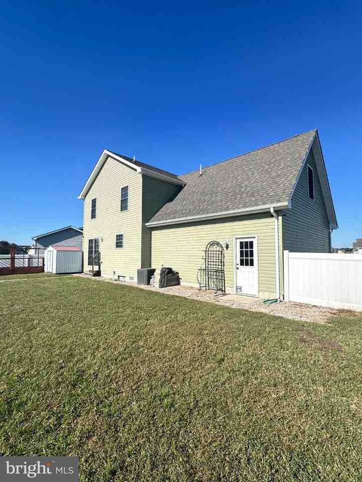 810 Chew St - Photo 6 of 12