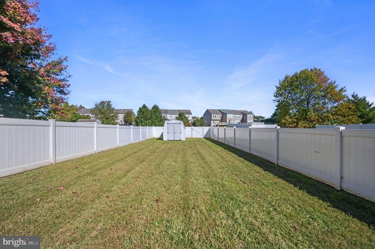 273 Thomas Harmon Dr - Photo 3 of 20