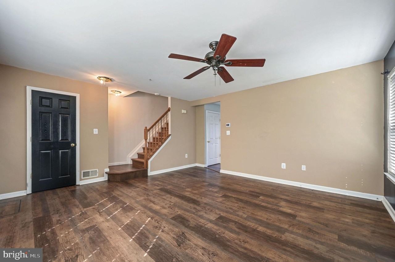 273 Thomas Harmon Dr - Photo 4 of 20