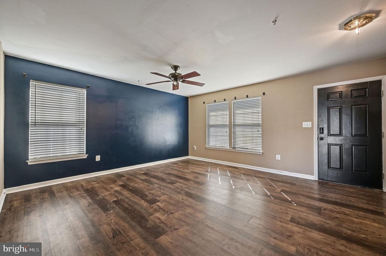 273 Thomas Harmon Dr - Photo 5 of 20