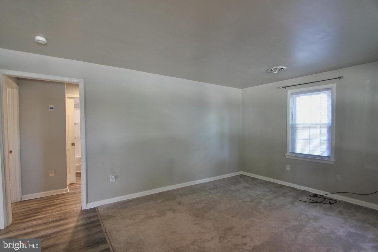 31 Stevens St - Photo 4 of 14