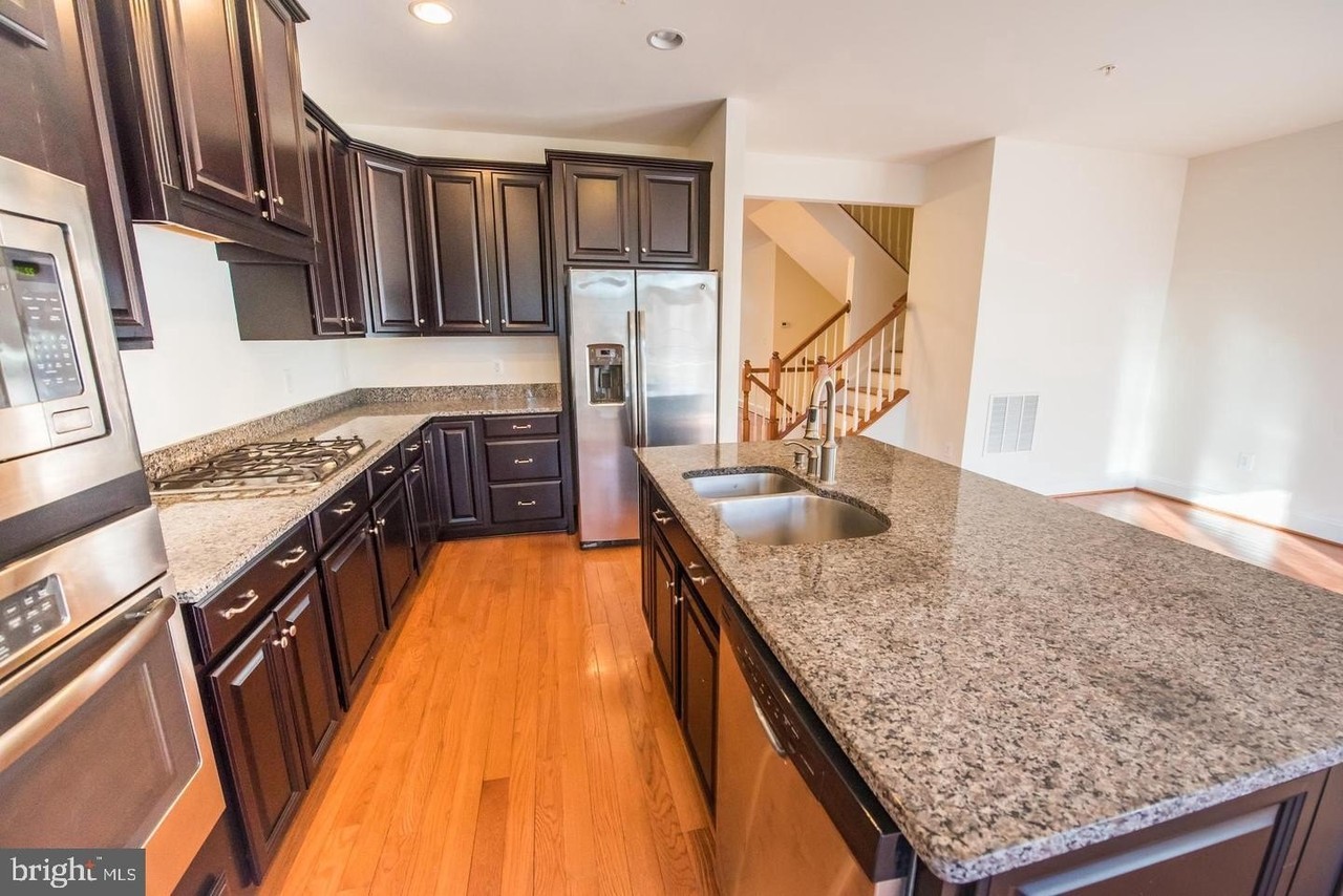 2507 Rolling Forest Dr - Photo 2 of 39