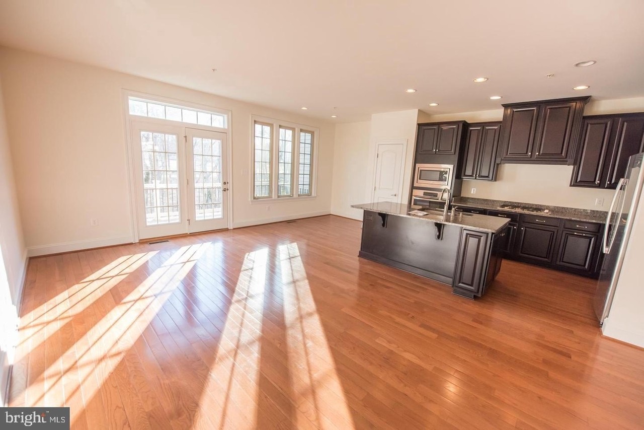 2507 Rolling Forest Dr - Photo 4 of 39