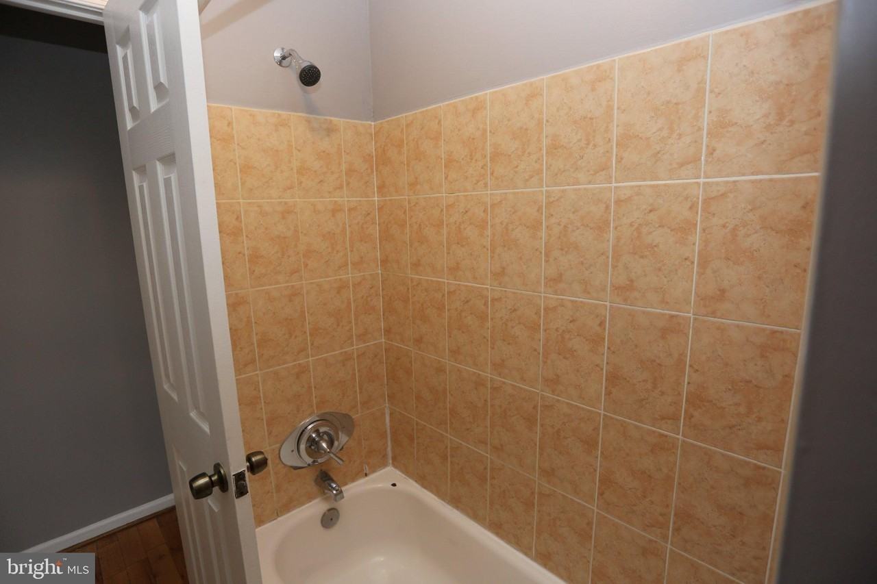 840 S Kenwood Ave - Photo 7 of 10