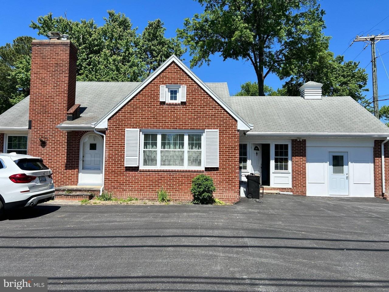 9406 Belair Rd - Photo 3 of 31