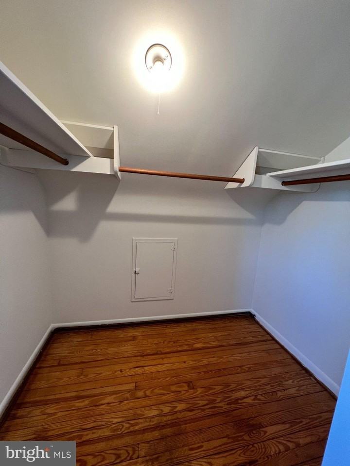9406 Belair Rd - Photo 6 of 31